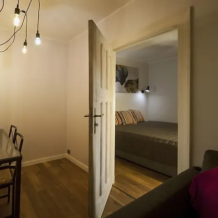 Daire Very Berry - K Jadwigi 58 - Old Apartment, Self Check In 24h! *