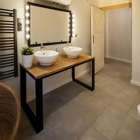 Daire Very Berry - K Jadwigi 58 - Old Apartment, Self Check In 24h! *